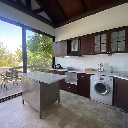 Charming 1br Stone House With View Nyaraló *